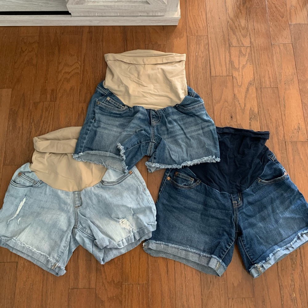 Maternity shorts